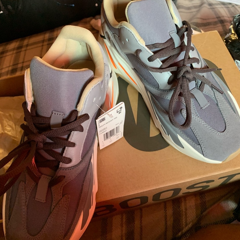 Yeezys - Picture 2 of 5